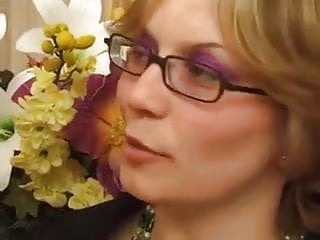 French milfs banging hard !